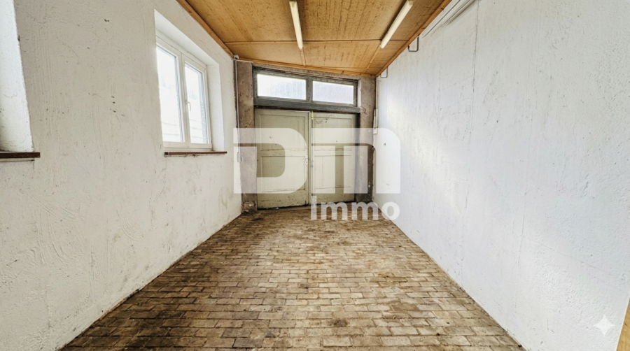 Vollständig kernsaniertes / neu erstelltes EFH in zentraler Lage mit 2 Garagen - EG Garage 2